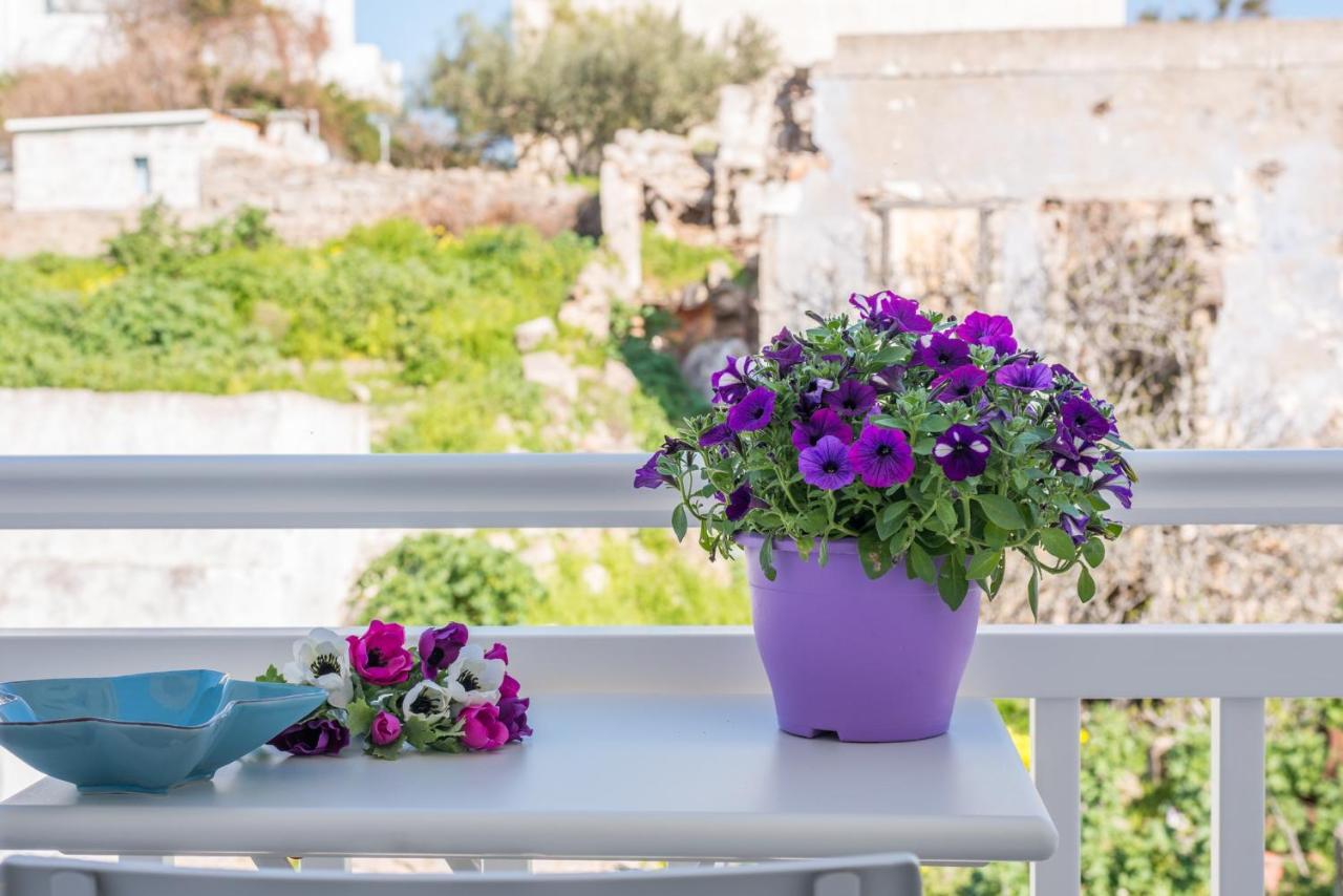Ianthe * Adamantas (Milos)